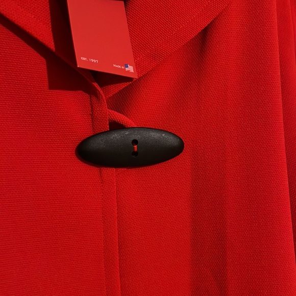 COPY - Red xl button cape - Picture 4 of 7
